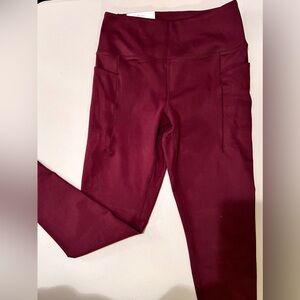 NWT Danskin Leggings Satin
Stitch Burgundy Sz M